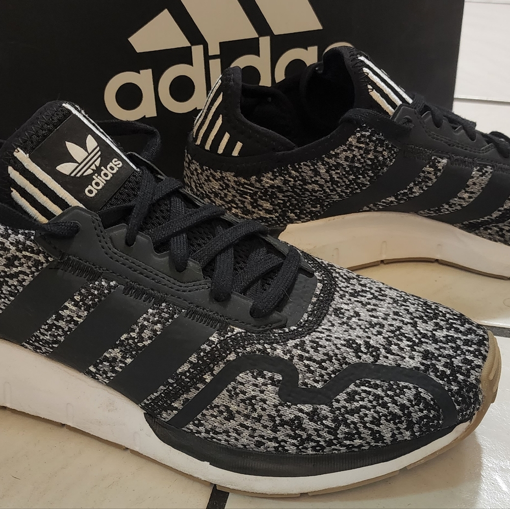 Mens Adidas Swift Run X Shoes. Size 9.5